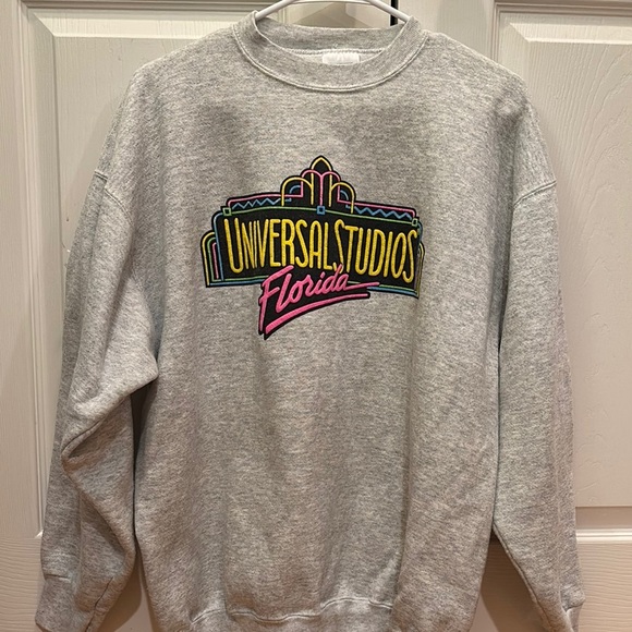 Universal Sweaters - Universal Gray Vintage 90s Crewneck